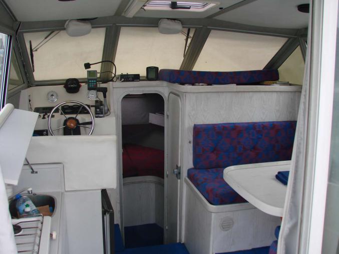 Vedette habitable camping car de mer