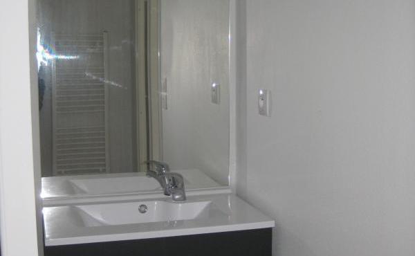 Location maison Située 84.83 m2 3 pièces à 650 ttc