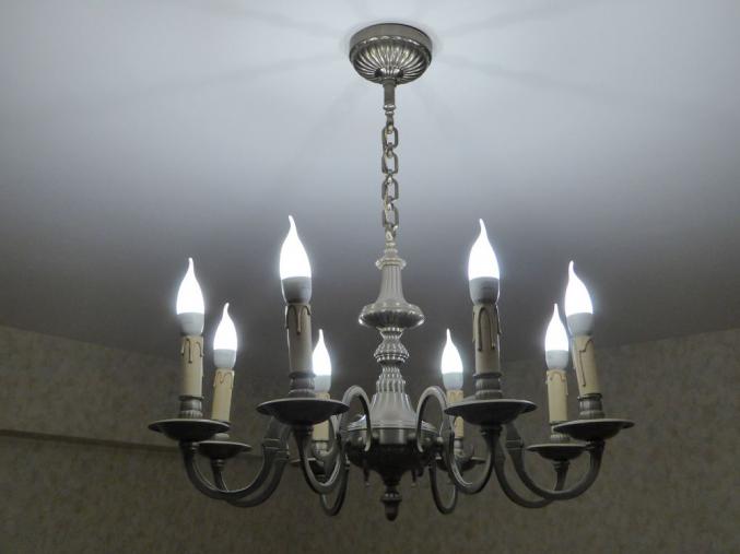 Lustre en étain équipé lampes basse 