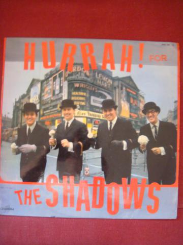 Disque vinyl 33 tours THE SHADOWS " Hurrah for the shadows" 