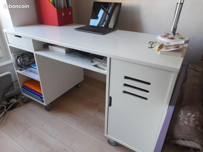 Grand bureau sur roulettes