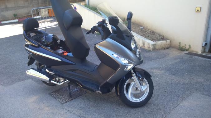 Vend scooter gts de marque sym  voir a faire des revisions
