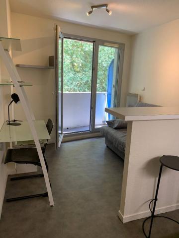 Studio au 3ème étage avec ascenseur