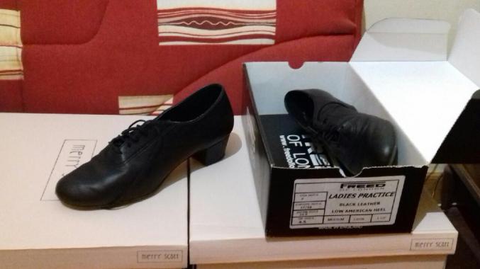 Paire de chaussures de danse