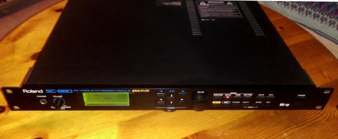 Expander ROLAND SC 880