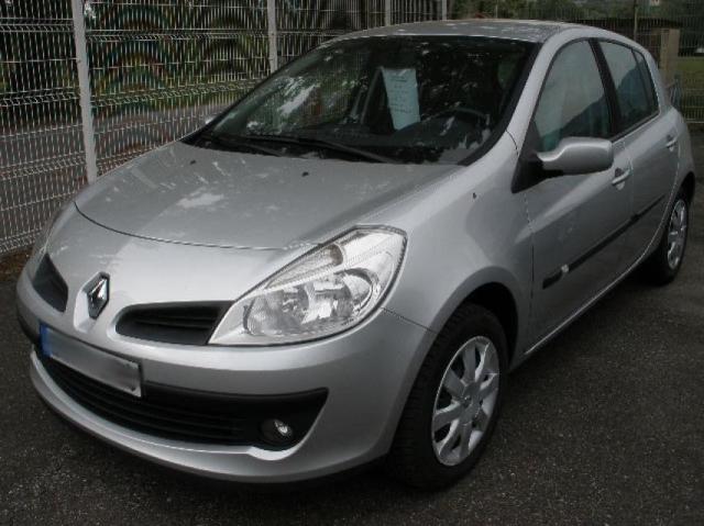 RENAULT Clio III 1.5 dci 