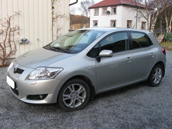 TOYOTA AURIS LINEA LUNA 5portes 2.0 D-4-D 126CV 