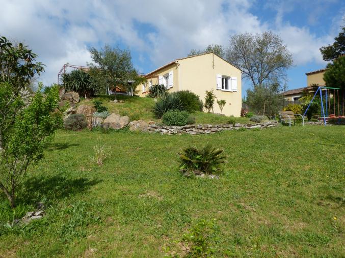 VILLA T5 MONTLEGUN QUARTIER CALME