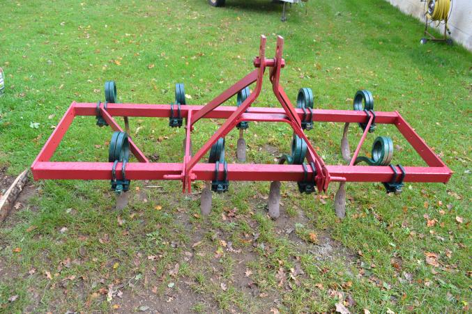 Cultivateur 9 dents