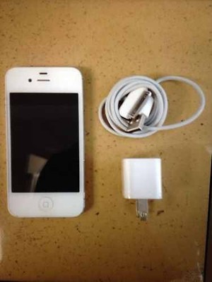 IPhone 4S Noir 16Gb/Debloquer et dans sa boite