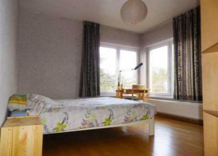 Bruxelles, grande maison moderne avec jardin et garage