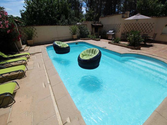 Villa 6 chambres avec piscine entre Aix et Cassis
