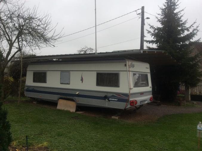 Bel abri pour caravane ou camping car