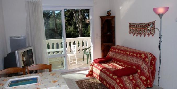 T2 dans centre ville Saint Aygulf 83370 piscine - 200m de la mer