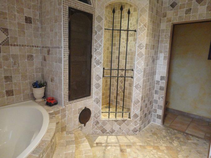 VILLA BELLES PRESTATIONS, PISCINE, VUE et TERRAIN 1000 m²