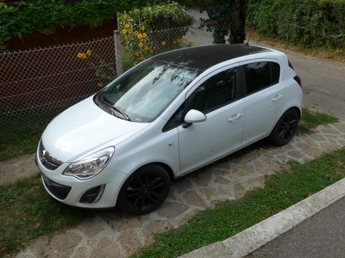 Opel corsa edition color