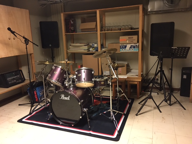 Recherche guitariste et batteur