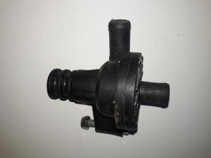 VDS Pompe à eau plastique HQ Karting 