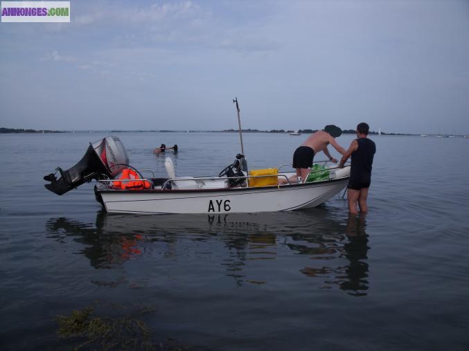 Arcoa 137 type boston whaler