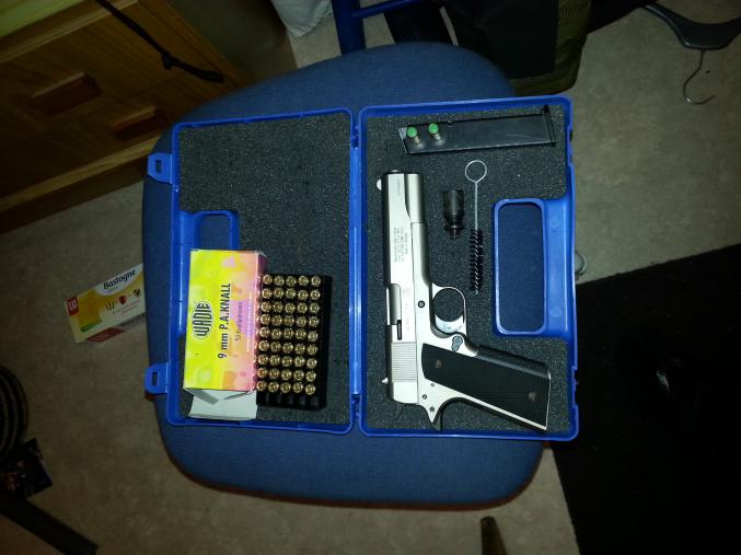 Arme pistolet 1911 Chromé à blanc+ cartouches