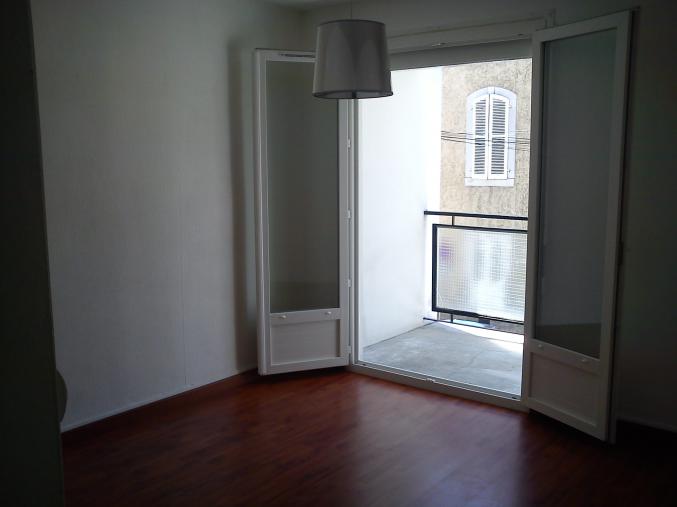 Centre ville 1er étage T3 80m2