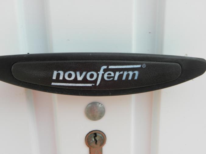 PORTE DE GARAGE BASCULANTE HAUT DE GAMME