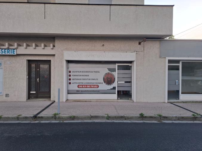 Local commercial 20M2 direct proprietaire axe principal Andernos