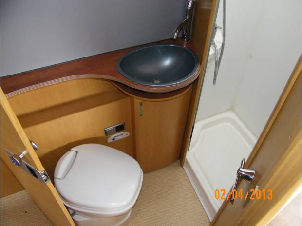 A DONNER CAMPING CAR MERCEDES INTEGRAL PILOTE