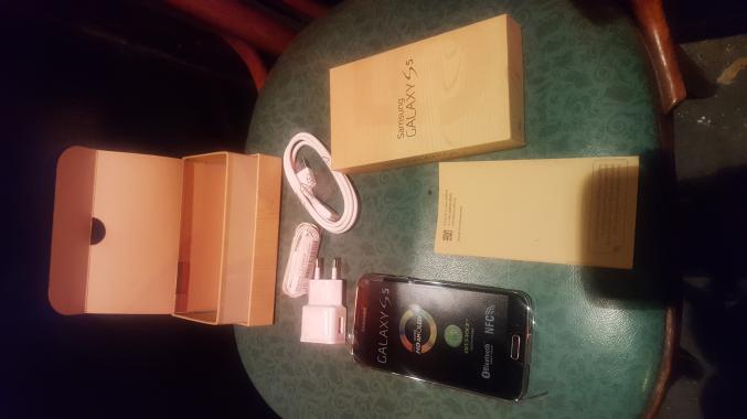 Samsung galaxy s5 32go neuf boîte et accessoires 