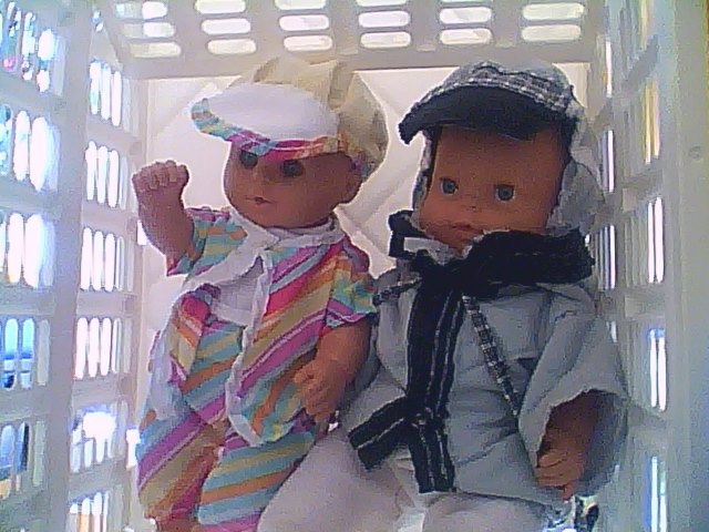 LA GARDE-ROBES  POUR LA POUPEE