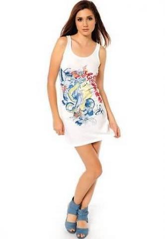 Ed hardy à vendre dans la jupe des femmes 