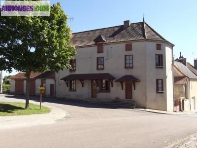 Grande Maison habitable en pierre de taille