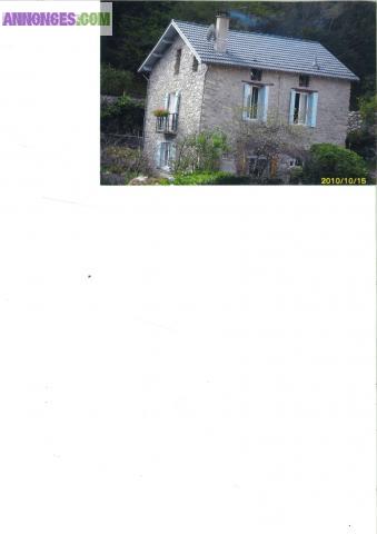 MAISON EN PIERRES APPARENTES