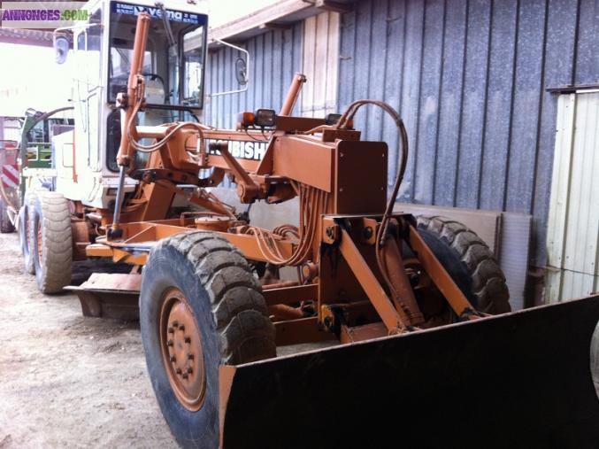 Niveleuse Mitsubishi MG 230