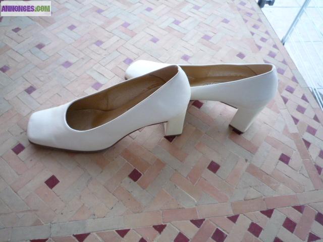 Escarpins crème satiné