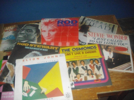 Lot de 2500 disques vinyles 45 tours