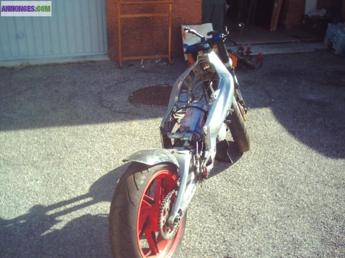 R S 125 apprillia pour pièces avec carte G