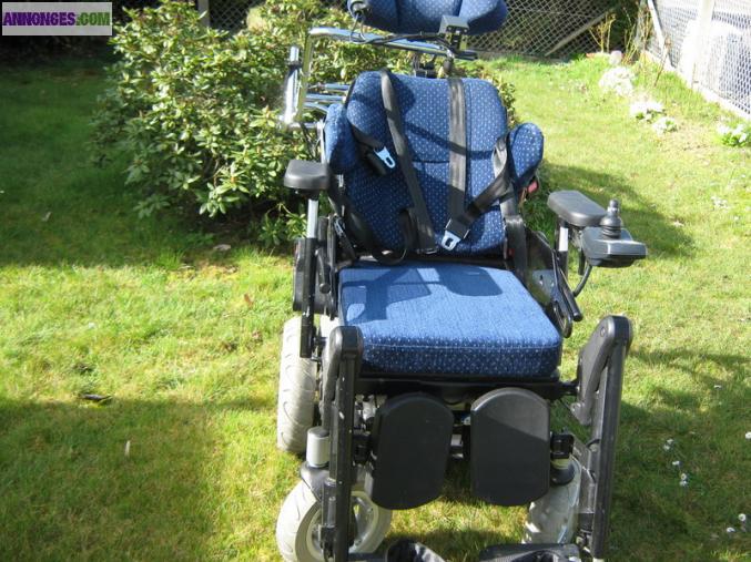 Fauteuil électrique pour personne handicapée