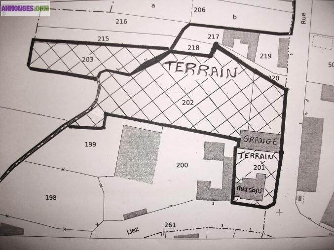 10 min de St Quentin corps de ferme avec  maison175m2-dépendance250m2-terrain3200m2