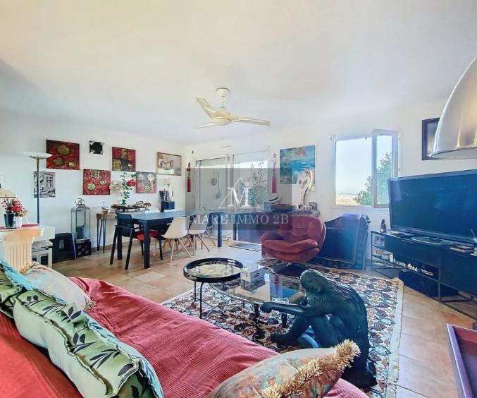 Superbe appartement sur les Hauteurs de Calvi