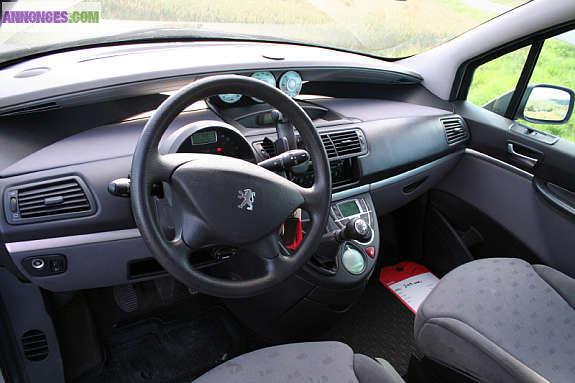 Peugeot 807 2.2 hdi sv pullman