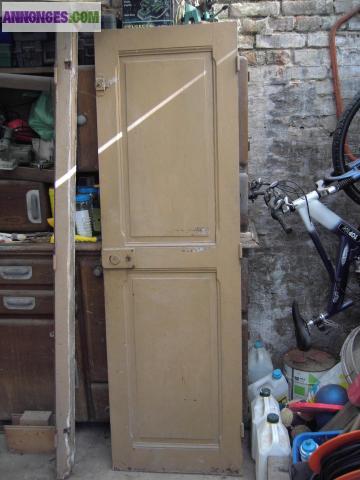 Porte en bois largeur 58 cm et son huisserie