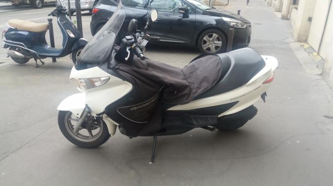 Vend burgman 125 blanc