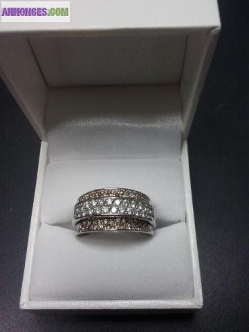 MAGNIFIQUE BAGUE OR BLANC ET DIAMANTS VERITABLES