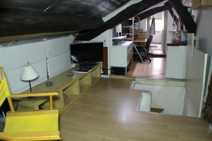 CHAMBRE PLUS ESPACES COMMUNS - Paris 10