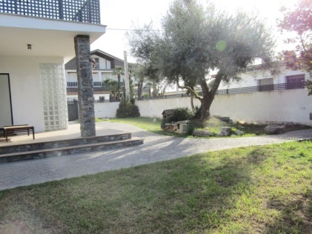 Quartier résidentiel à 200m des plages 