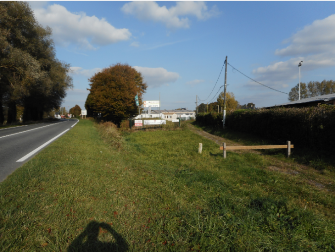 TERRAIN EN ZONE COMMERCIALE