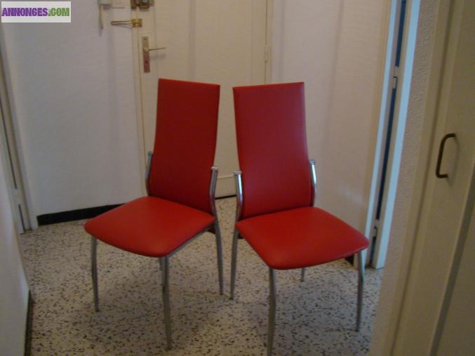 1 LOT 2 CHAISES
