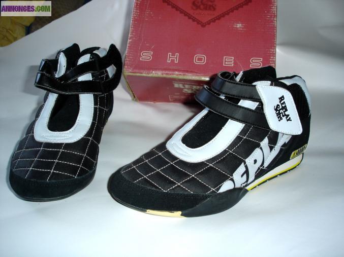 Basket REPLAY noir et blanc P 38 (plutôt 37 1/2)