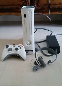   XBOX 360 HDMI Lecteur LT 2 + Alimentation + Cable yuv + manette + Casque réseau